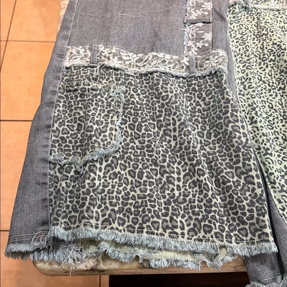 POL Women’s Printed Patchwork Leopard Denim Pants Gray/seafoam green Size Small - Picture 9 of 15